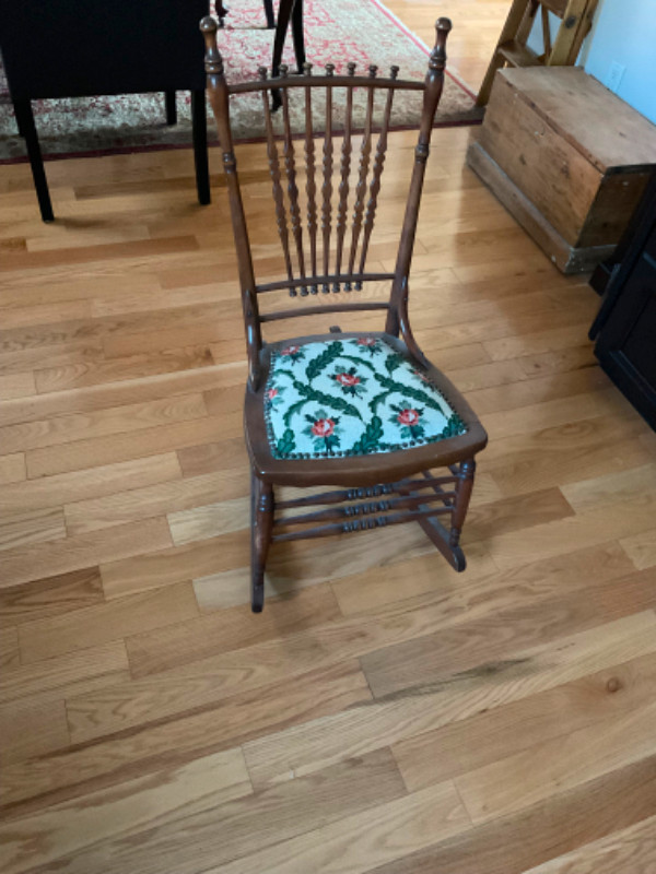 Antique rocking chair in Chairs & Recliners in Markham / York Region
