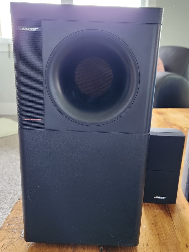 BOSE Acoustimasd 5 series III speaker system Speakers Trenton Kijiji