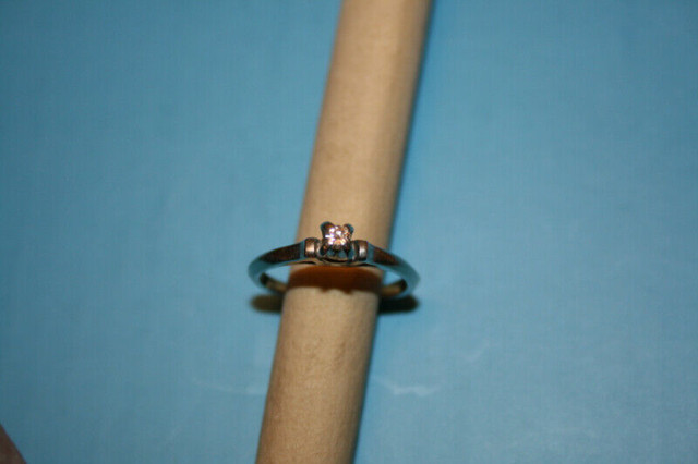 PLATINUM / GOLD SMALL RING WITH DIAMOND , ASKING $175 in Jewellery & Watches in Thunder Bay