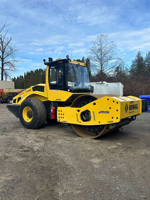 2021 Bomag BW 219DH-5  in Heavy Equipment in Abbotsford - Image 2