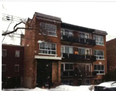 AN UPDATED GEM -- N.D.G.  3.5 APARTMENT