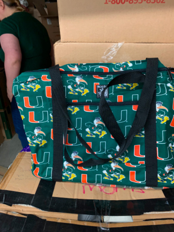 Women’s university of Miami weekender tote in Other in Markham / York Region