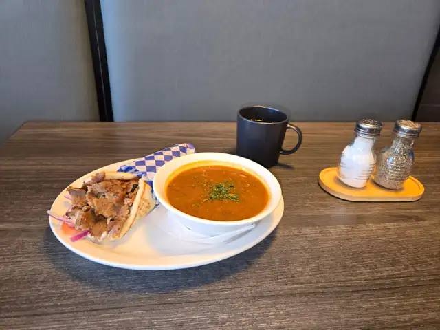 Part-time experienced line cook needed  in Bar, Food & Hospitality in Ottawa - Image 4