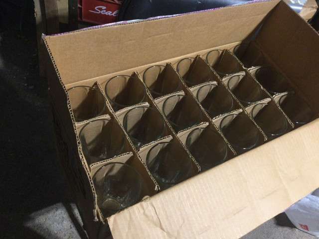 Water glasses  $20 dans Ventes de garage  à Laval/Rive Nord