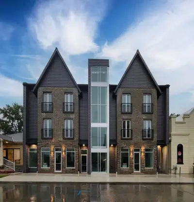 2 Bedroom Apartment Downtown Strathroy