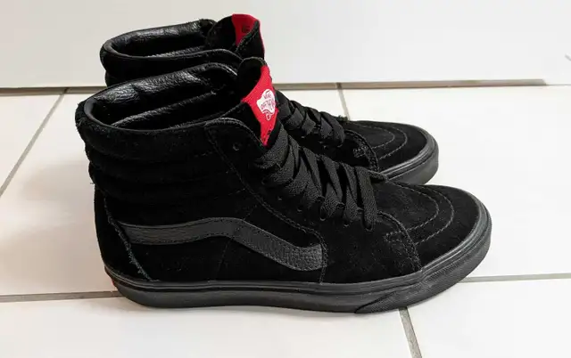 Vans Sk8 Hi size 7.5 women's or size 6 men's or boys in Women's - Shoes in Bedford - Image 3