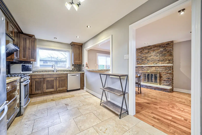 Private Room for Rent | Erin Mills | Near UTM & Credit Valley Hospital Bright private bedroom availa...