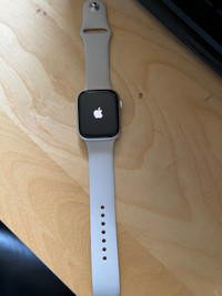 Apple watch series 9 45mm Starlight- Gps - Brand New 