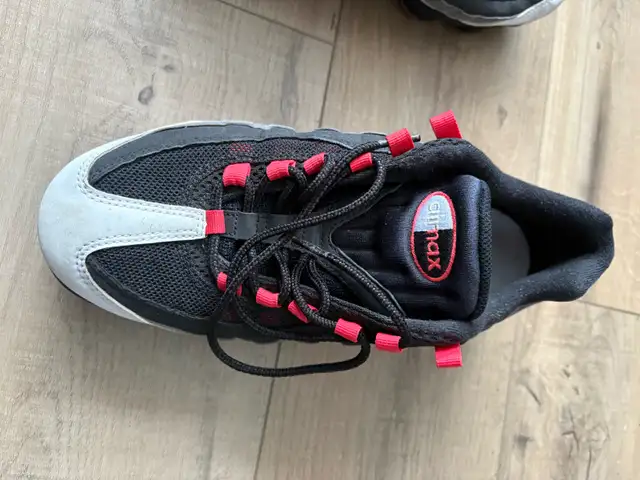 Size 8 - Jordans & Nike Sneakers in Men's Shoes in Mississauga / Peel Region - Image 3