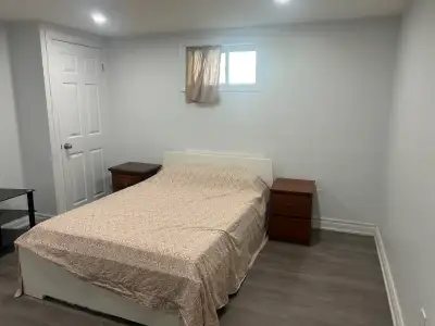 Private Room in a Quiet and Clean Place in Guild wood. Very safe, quiet and family friendly neighbor...
