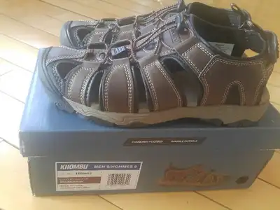 Men's sandals, brand new in box.. size 9 Khombu - $25.00, View more