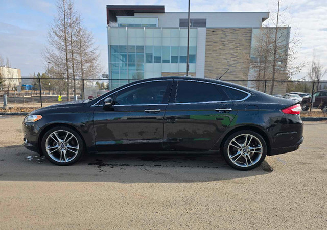 2014 Ford Fusion Titanium AWD for sale ( low kms ) in Cars & Trucks in Edmonton
