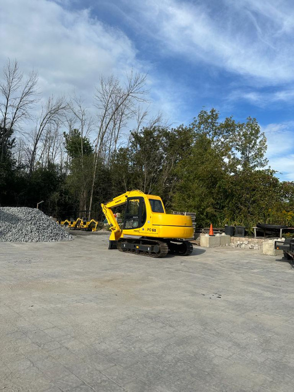 6 ton excavator for sale or lease ( Komatsu PC607) Heavy Equipment