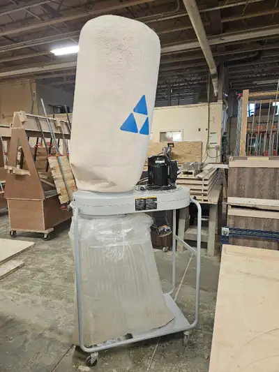 1 1/2 HP delta dust collector, comes with clear bags. 110v plug in. Works great. $350 OBO.