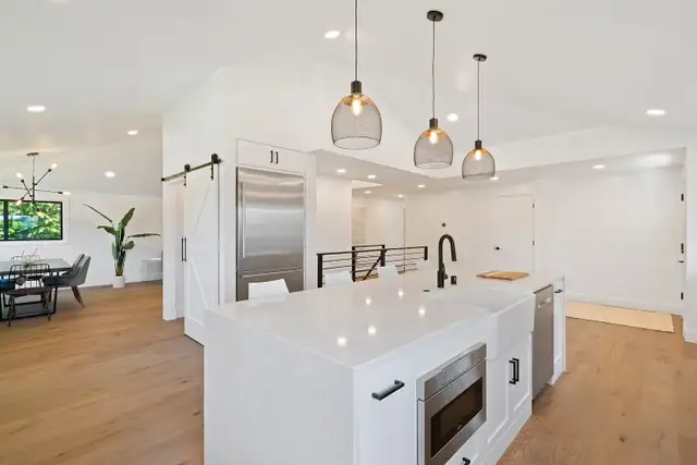 Expert Flooring Installation – Best Prices in Calgary!62863244728579126