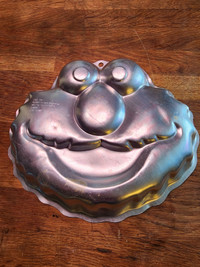 Wilton Elmo Cake Pan (2002)