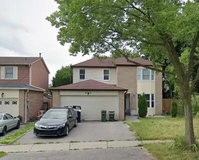 Basement Room for Rent in Scarborough: • Recently renovated. • Bright clean and spacious rooms. • Cl...