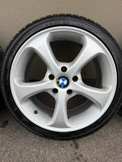 These 4 18in wheels were used on a E90 BMW M3, the offset is meant for a staggered setup. 18x8.5 PCD...