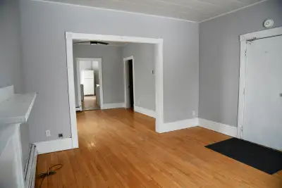 Spacious and bright 3-bedroom, 1-bathroom apartment located on Clarendon Street in Saint John. • Bri...