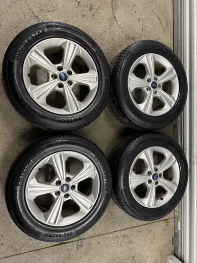 Came off of Ford Escape it can also fit with Ford Fussion,Ford Focus and Ford Edge Tire size:235/55/...