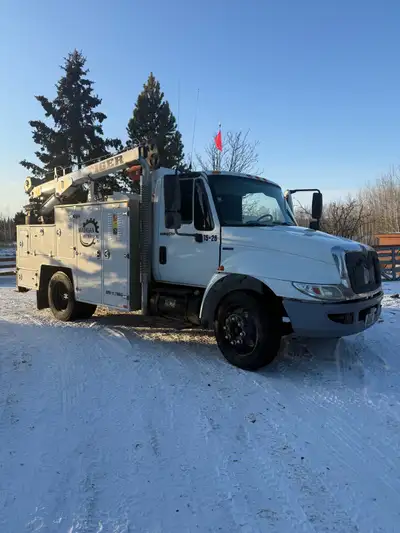 2010 international maxforce DT 2wd 6 speed 220,158km 15,791hrs 300D Lincoln welder 5920hrs 13’ Brutu...