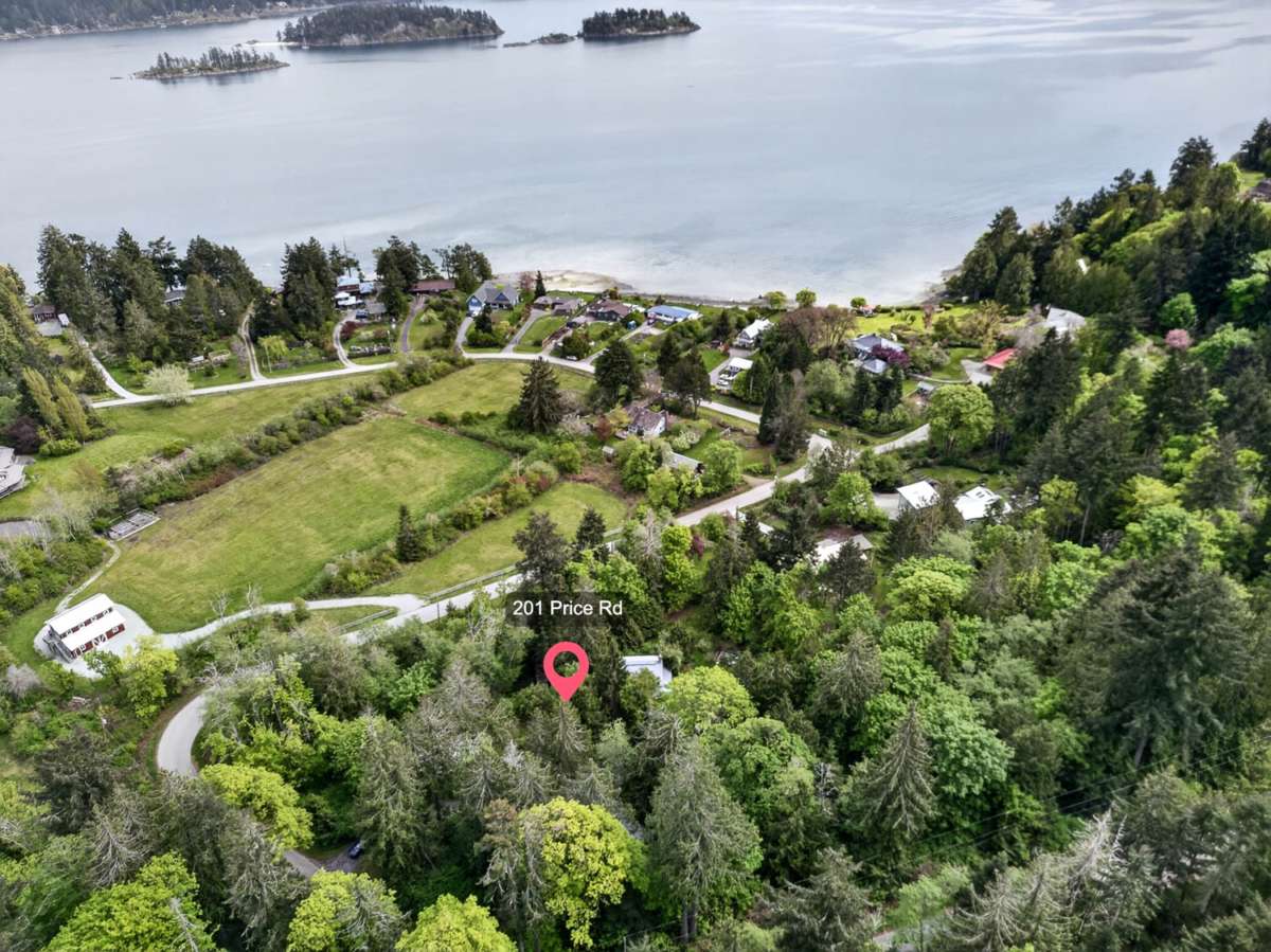 Spacious island property, ideal for remote workers!, photo 1