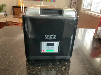 Excellent condition Supreme Sous Vide Demi to help make any dinner or special meal high-end restaura...
