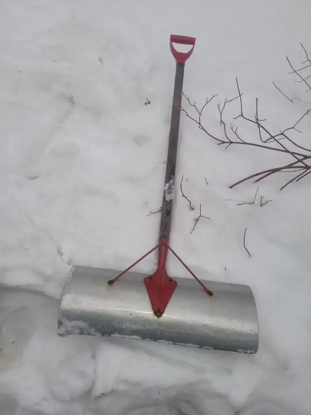 Steel and Aluminum Snow Shovels in Outdoor Tools & Storage in City of Toronto - Image 2