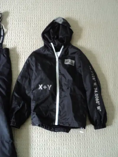Kids Urban Heritage Youth Light Jacket/Rainjacket M (10/12) Jacket may have been never used From a c...