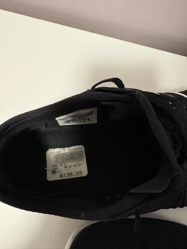 Ladies Nike shoes in Women's - Shoes in Oshawa / Durham Region - Image 3