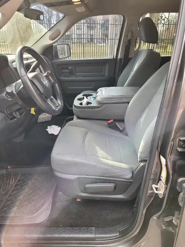 RAM ' 18 1500 CREW CAB 16300 Km Cars & Trucks Windsor Region Kijiji