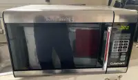Pre-owned Cuisinart Microwave countertop model CMW-100C
