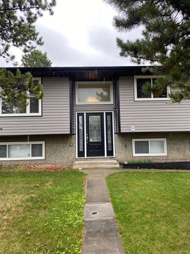Totally renovated 5 bedroom house Houses for Sale Medicine Hat Kijiji