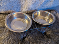 FEEDING BOWLS, set of 2 on stand