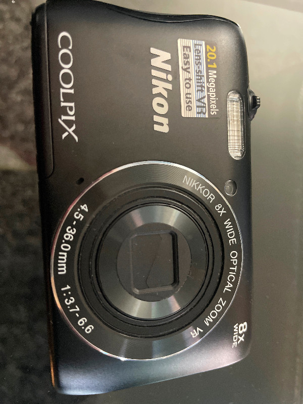 Nikon Coolpix S3700 in Cameras & Camcorders in Kitchener / Waterloo