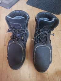 Steel toe boots with metatarsal guards (10.5)