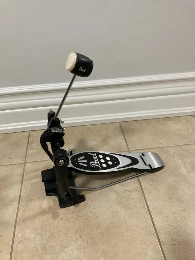 Pearl Bass Drum Kick Pedal - P530 in Drums & Percussion in City of Toronto - Image 3