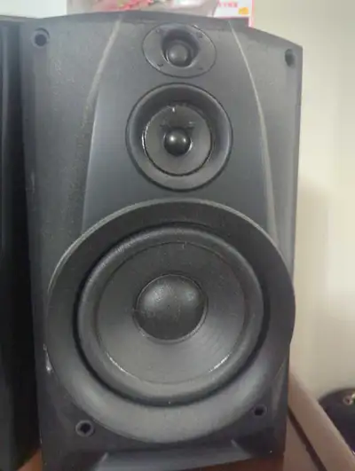 These speakers deliver clear audio quality for your listening pleasure; they are used and show some...