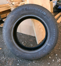 One Michelin Defender 215/60r16
