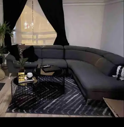 Used in really good condition !!! Size 102in x82inx40