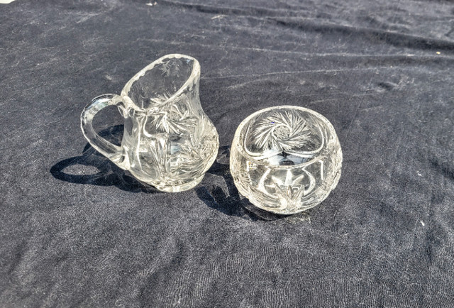 W.J. Hughes Pinwheel Glass Sugar and Creamer Set in Arts & Collectibles in Markham / York Region - Image 4