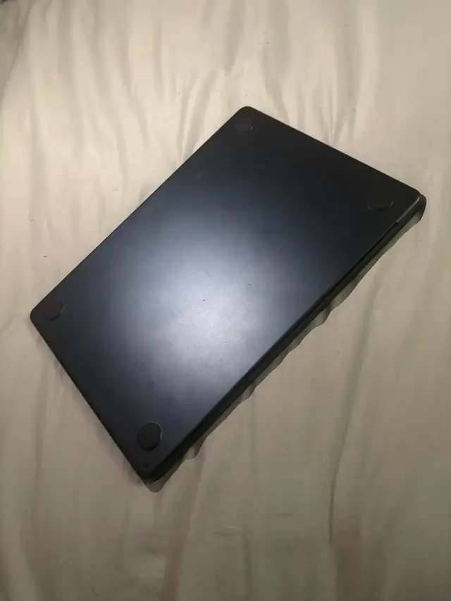 macbook air m3 in Laptops in Laval / North Shore - Image 3