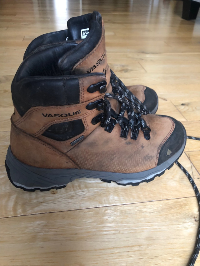 Vasque Hiking boots in Women's - Shoes in Ottawa - Image 2