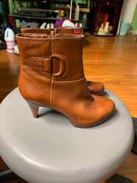 BRAND NEW Nine West   Women's Leather Ankle    Boots 7 1/2