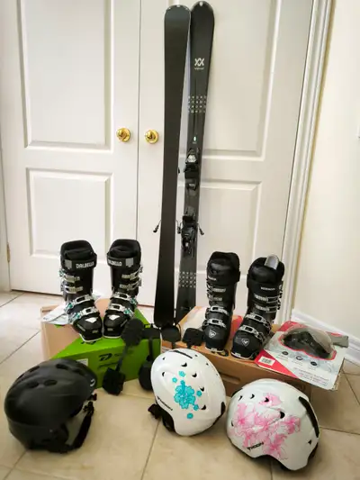 Skis combo, View more