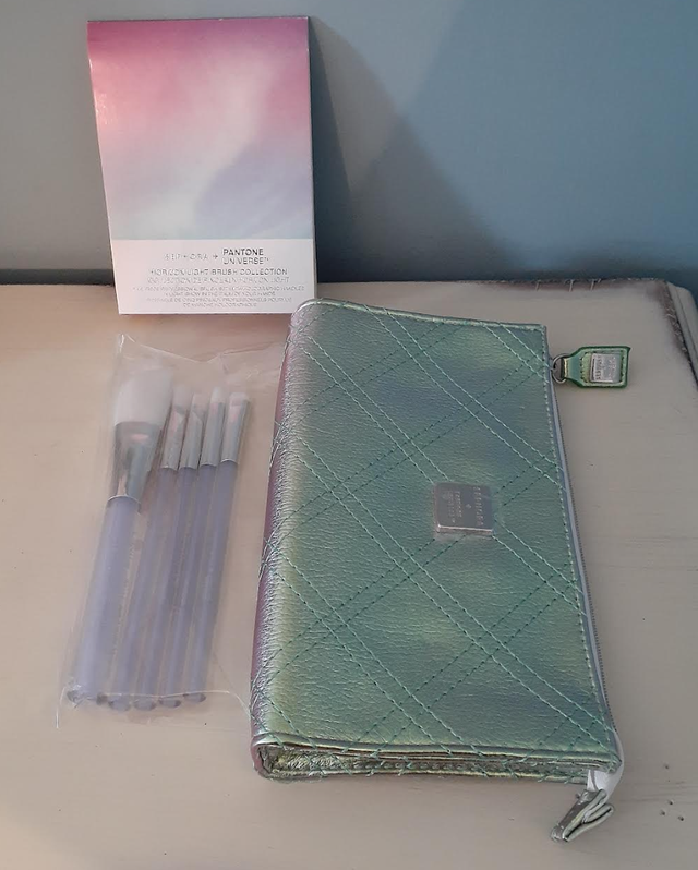 Sephora + Pantone Universe Horizon Light Brush Collection - 5-pc