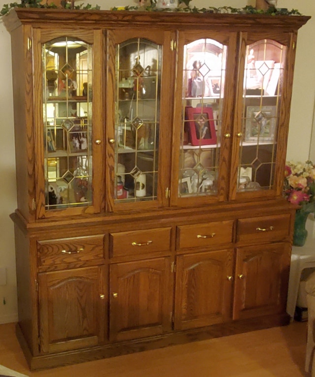 Display / Hutch Dark Oak MUST GO! (Creston) Hutches & Display Cranbrook