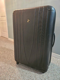Large suitcase, spinner