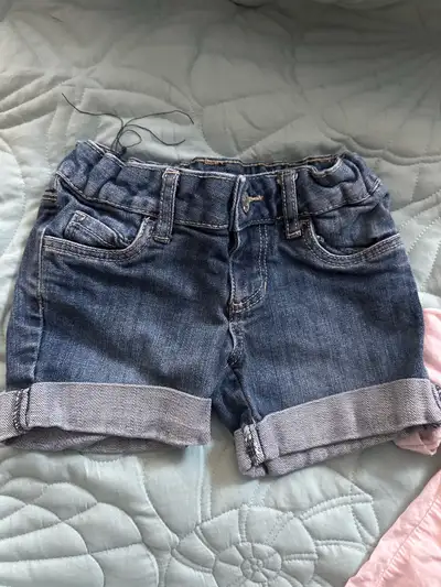 Girls 3/4T short and shirts set $12, View more