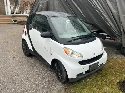 2010 Smart Fortwo Passion , fresh tune up, fresh oil , no issues, comes with winter rims and tires a...